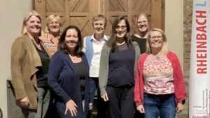 Gruppenbild des Vorstands von links mit Anke Schmitz-Reinhard, Karin Gehlen-Düring, Stefanie Scherer, Sabine Post, Monika Flieger, Stefanie Ewald und Nicole Denke